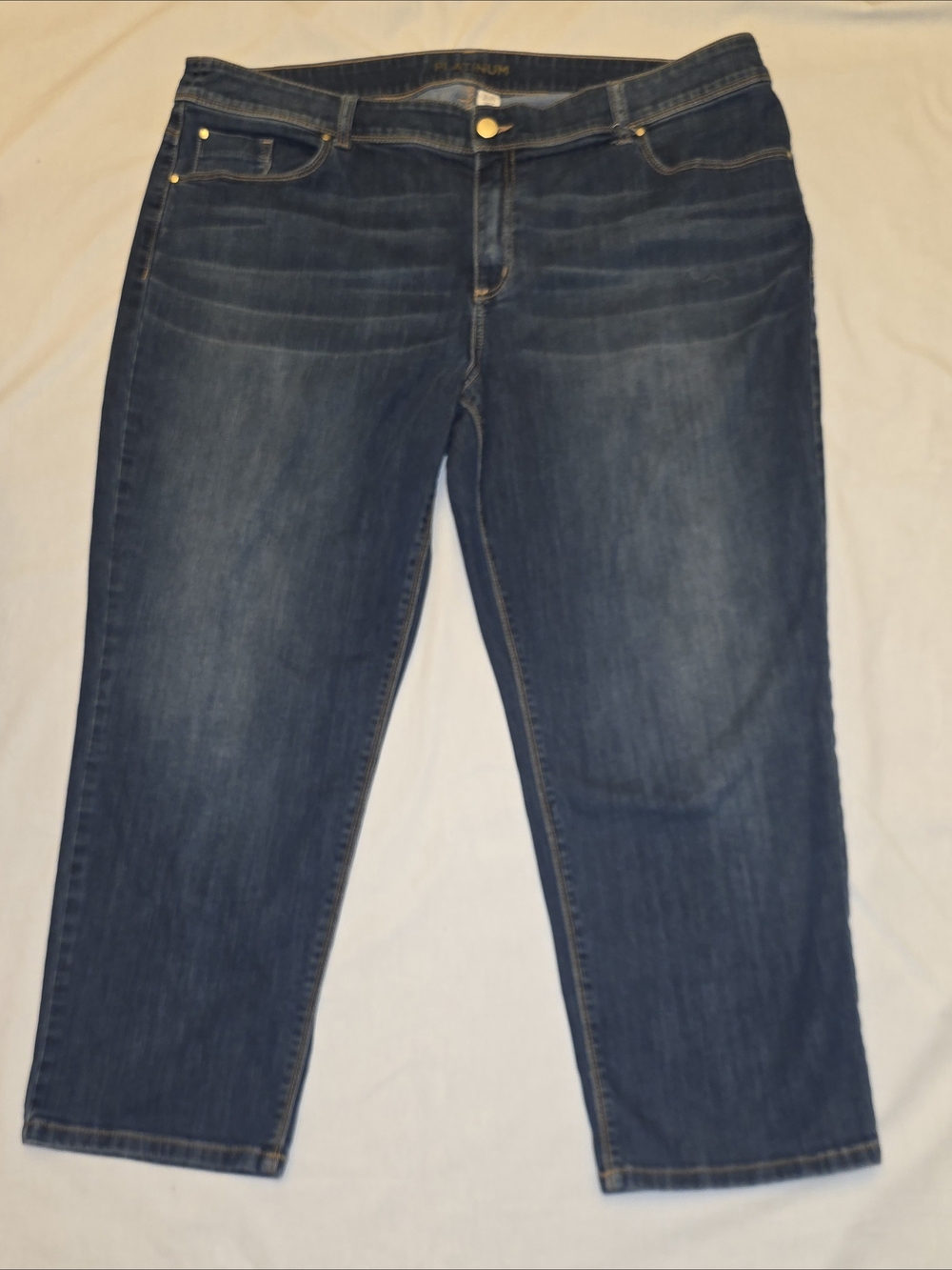 Chico's Platinum Dark Wash Cropped Capri Jeans sz 3.5 Regular (18)